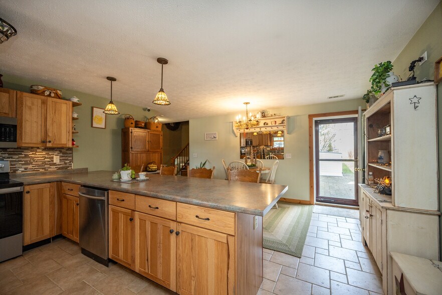 More Photos Of 17848 Garrett Hwy, Oakland Apartments For Sale