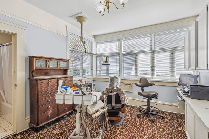 More Photos Of 2445-2447 2nd Ave, San Diego Office For Sale