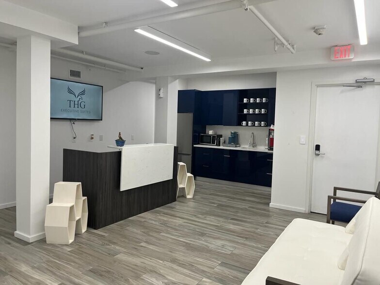 More Photos Of 39 NE 1st Ave, Miami Storefront Retail Office For Lease