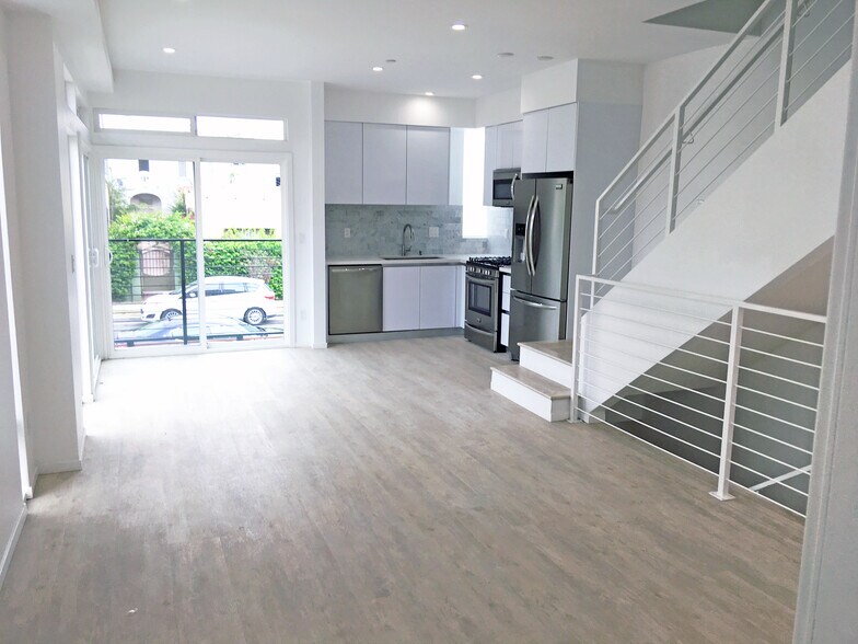 More Photos Of 1221-1223 1/2 N Kenmore Ave, Los Angeles Apartments For Sale