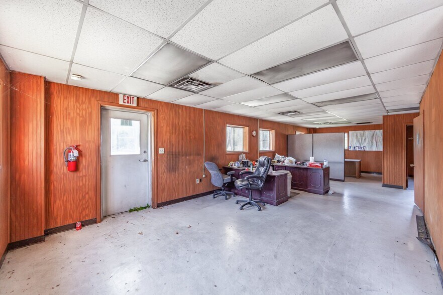 More Photos Of 823 Whitehall St, Jackson Warehouse For Sale