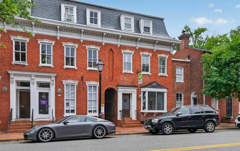 More Photos Of 110 S Columbus St, Alexandria Storefront Retail Office For Sale