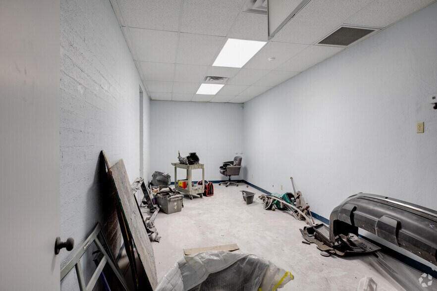 More Photos Of 9211 N 9th Ave, Phoenix Service For Sale