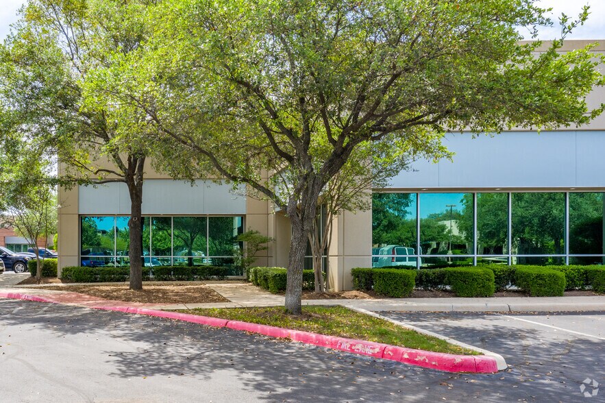 More Photos Of 814 Arion Pky, San Antonio Unknown For Lease