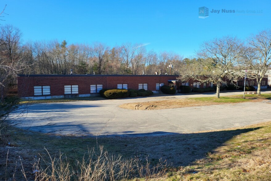 More Photos Of 604 South St, Holbrook Manufacturing For Sale