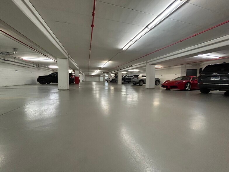 More Photos Of 1300 Higgins Rd, Park Ridge Office For Sale