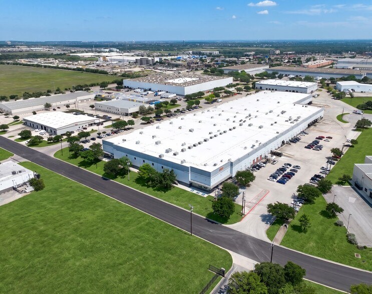 More Photos Of 6601 Guada Coma Dr, Schertz Distribution For Lease