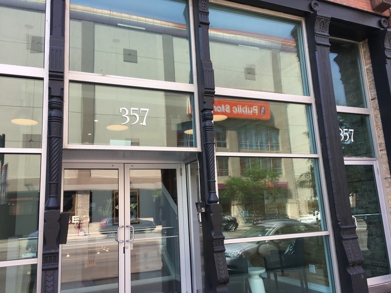More Photos Of 357 W Chicago Ave, Chicago Office Residential For Lease