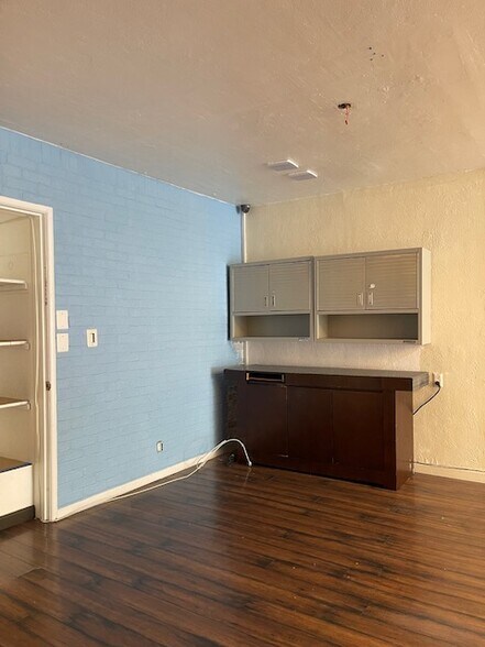 More Photos Of 3600-3606 Grand Ave, Oakland Storefront Retail Residential For Lease