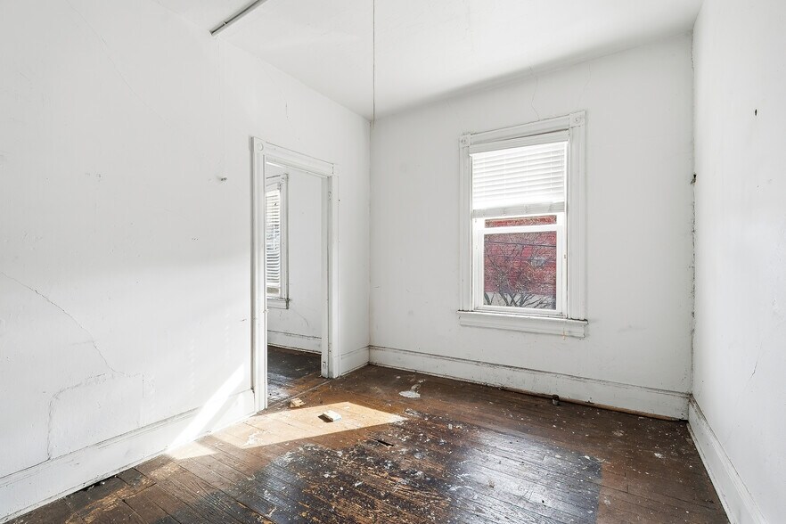 More Photos Of 8 W Olive St, Scranton Office For Sale