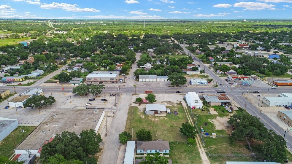 More Photos Of 1421 2nd St, Pleasanton Auto Repair For Sale
