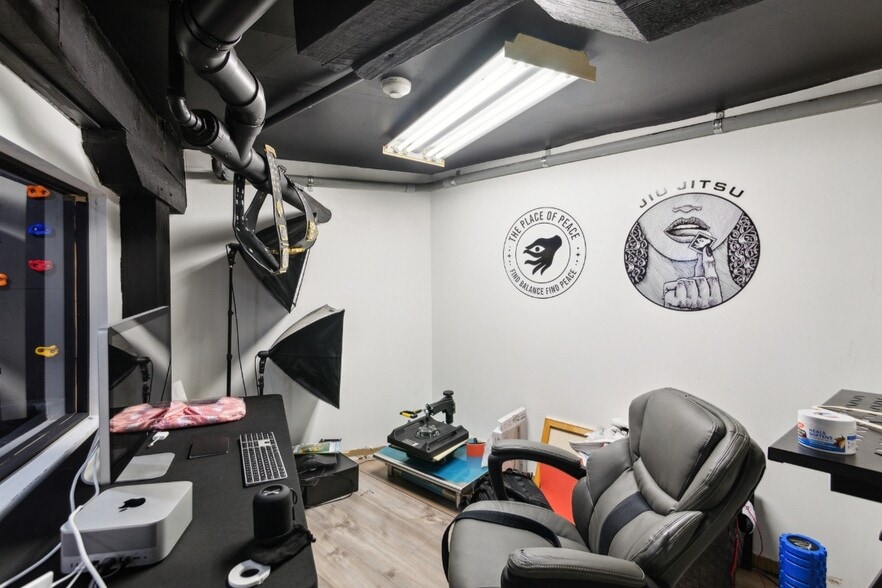 More Photos Of 600 Main St, Riverton Office For Sale