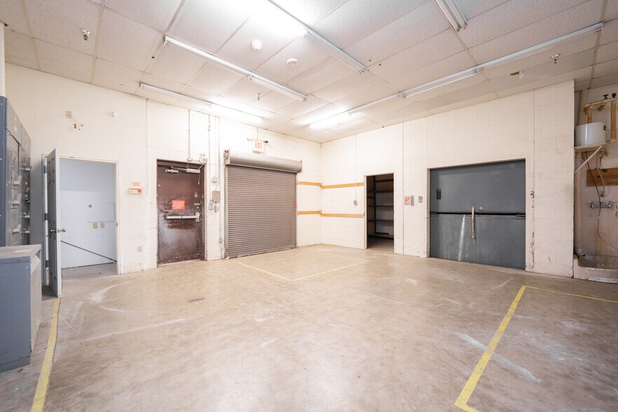 More Photos Of 3540 McCann Rd, Longview Storefront For Sale