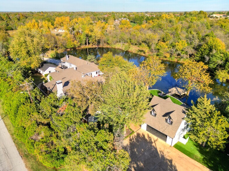 More Photos Of 3500 N Coltrane Rd, Forest Park Specialty For Sale