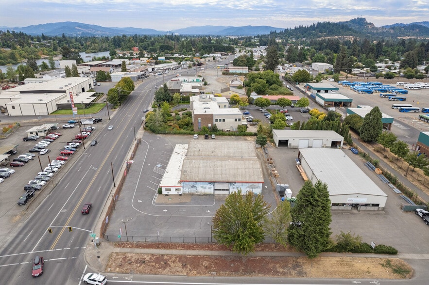 More Photos Of 3521 Franklin Blvd, Eugene Auto Dealership For Sale