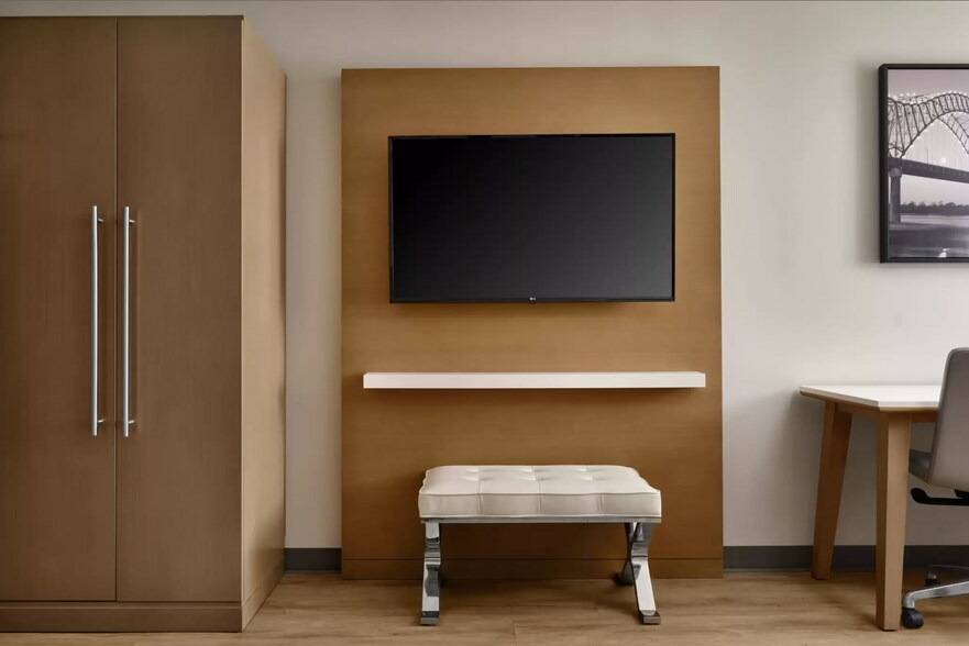 More Photos Of 2007 S Service Rd, West Memphis Hotel For Sale