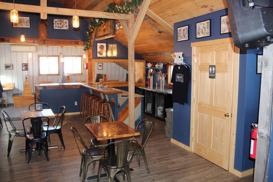 More Photos Of 894 Moosehead Trl, Jackson Sports And Entertainment For Sale