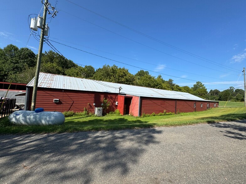 More Photos Of 10535 Highway 53 W, Talking Rock Service For Sale