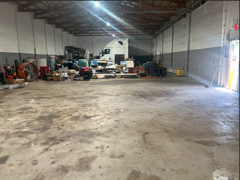 More Photos Of 13747 S Western Ave, Blue Island Warehouse For Sale