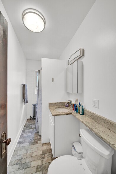 More Photos Of 1024 Noyes St, Evanston Apartments For Sale