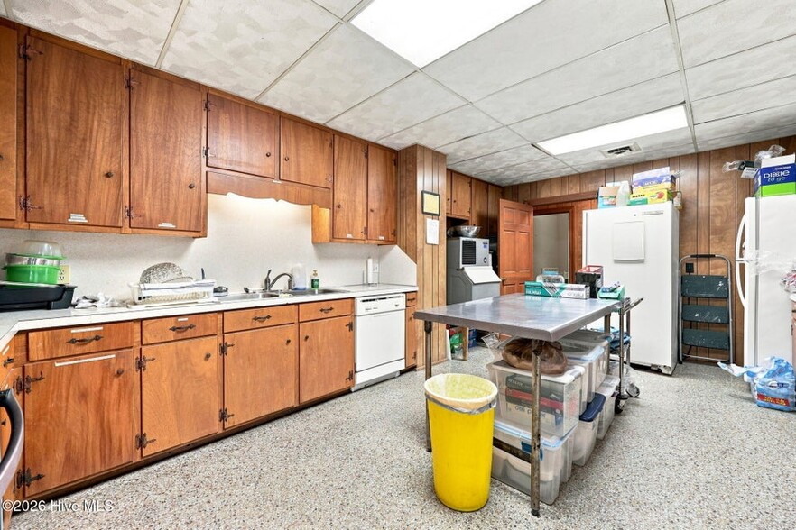 More Photos Of 2611 Fire House rd, Greenville Flex For Sale