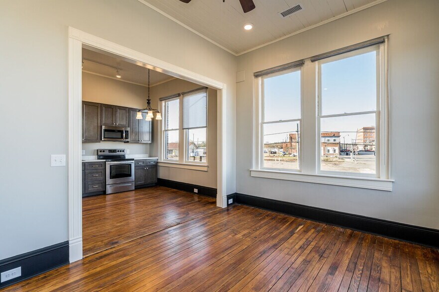 More Photos Of 201 Chatham St, Sanford Office Residential For Sale