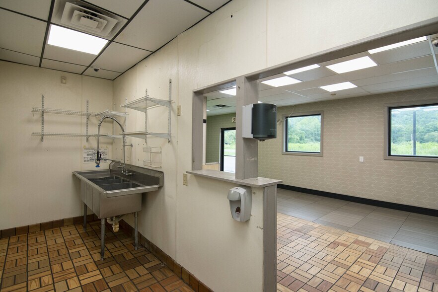 More Photos Of 1931 Alta Dr, Alderson General Retail For Sale