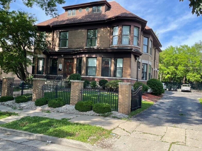 More Photos Of 727 N 31st St, Milwaukee Specialty For Sale