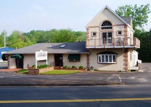 Primary Photo Of 295 Parker Farms Rd, Wallingford Restaurant For Sale