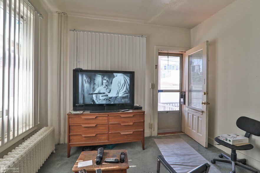 More Photos Of 1550 Warren St, Allentown Apartments For Sale