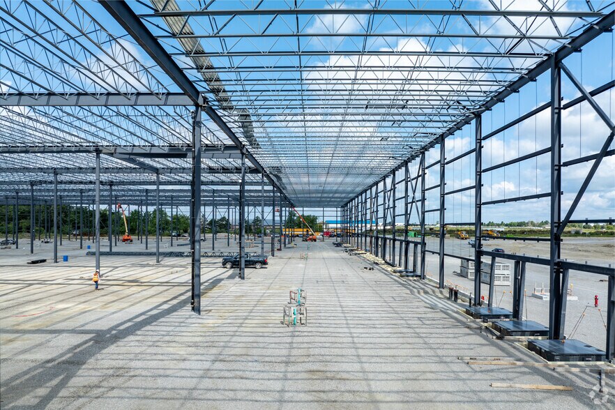 More Photos Of 5405 Countryside Dr, Brampton Warehouse For Lease