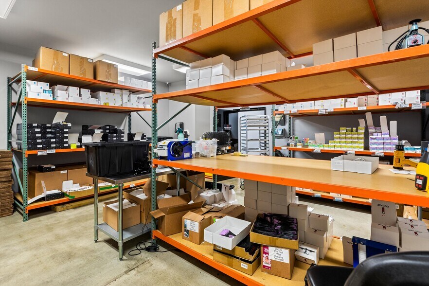 More Photos Of 6250 Paramount Blvd, Long Beach Warehouse For Sale