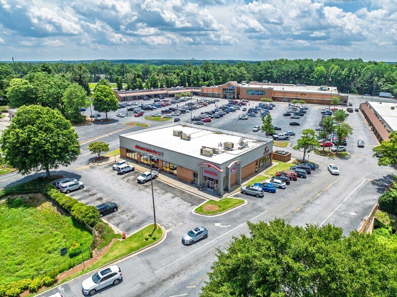 More Photos Of 4550 Jonesboro Rd, Union City Freestanding For Lease