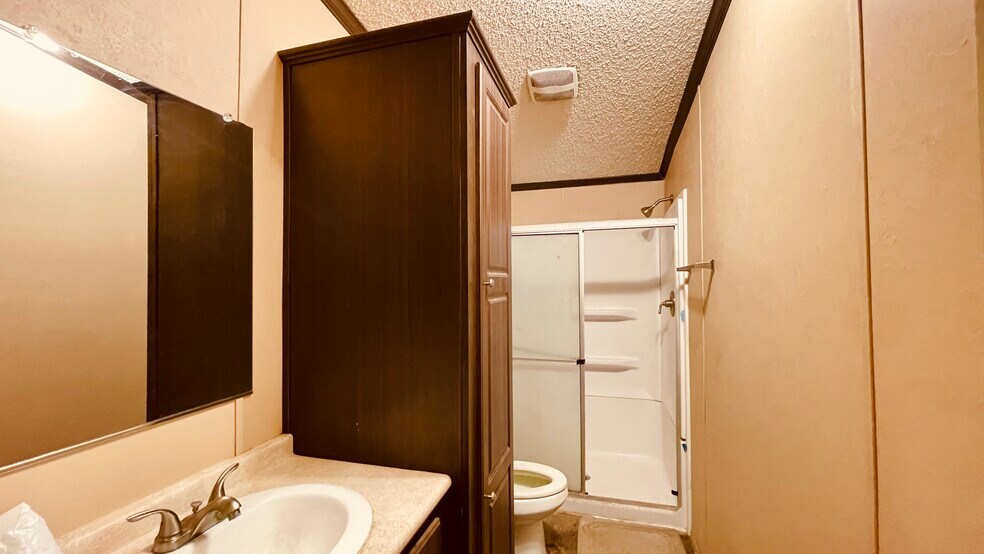 More Photos Of 5550, Odessa Warehouse For Sale