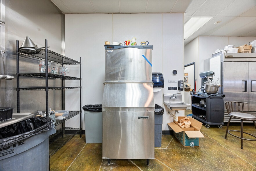 More Photos Of 145 Hilden Rd, Ponte Vedra Storefront For Sale