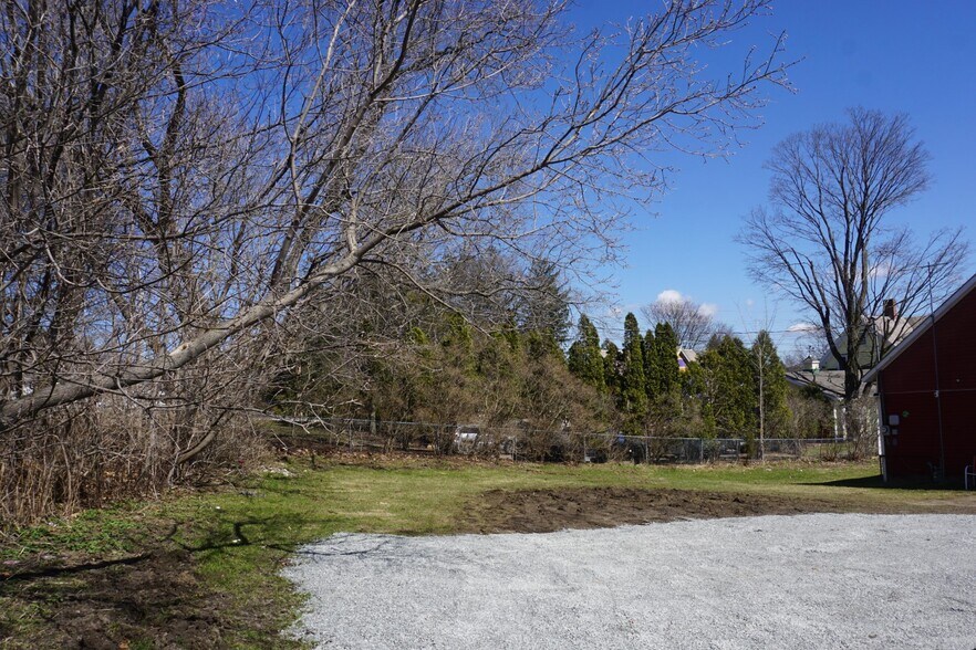 More Photos Of 16-18 Lincoln St, Essex Junction General Retail For Sale