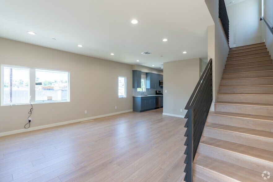 More Photos Of 11437 Hatteras St, North Hollywood Apartments For Sale