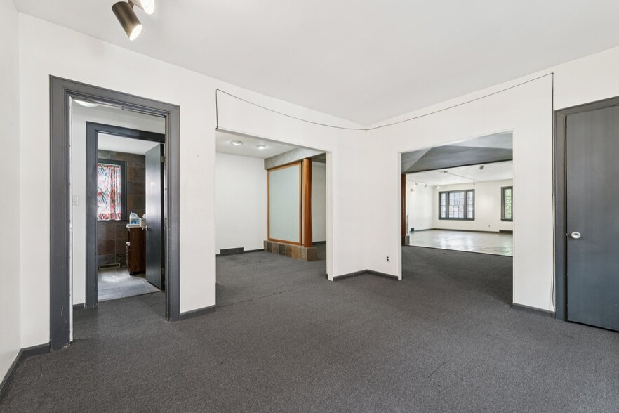 More Photos Of 12610 Larchmere Blvd, Cleveland General Retail For Sale