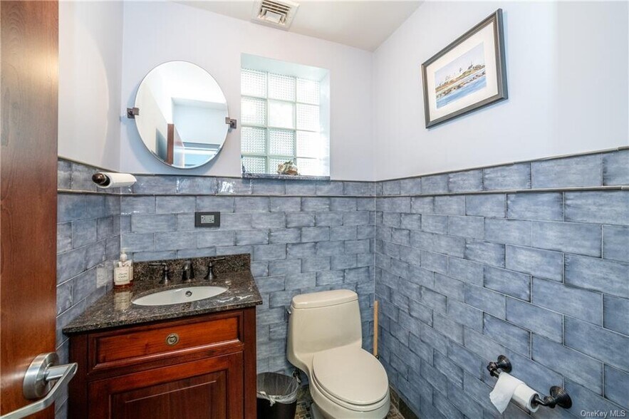 More Photos Of 412 City Island Ave, Bronx Warehouse For Sale
