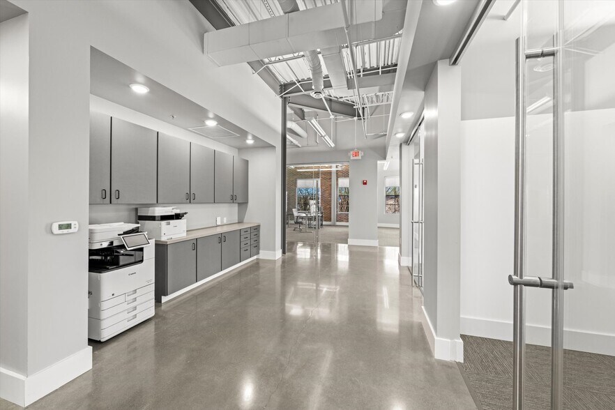 More Photos Of 2099 Thunderhead Rd, Knoxville Loft Creative Space For Sale