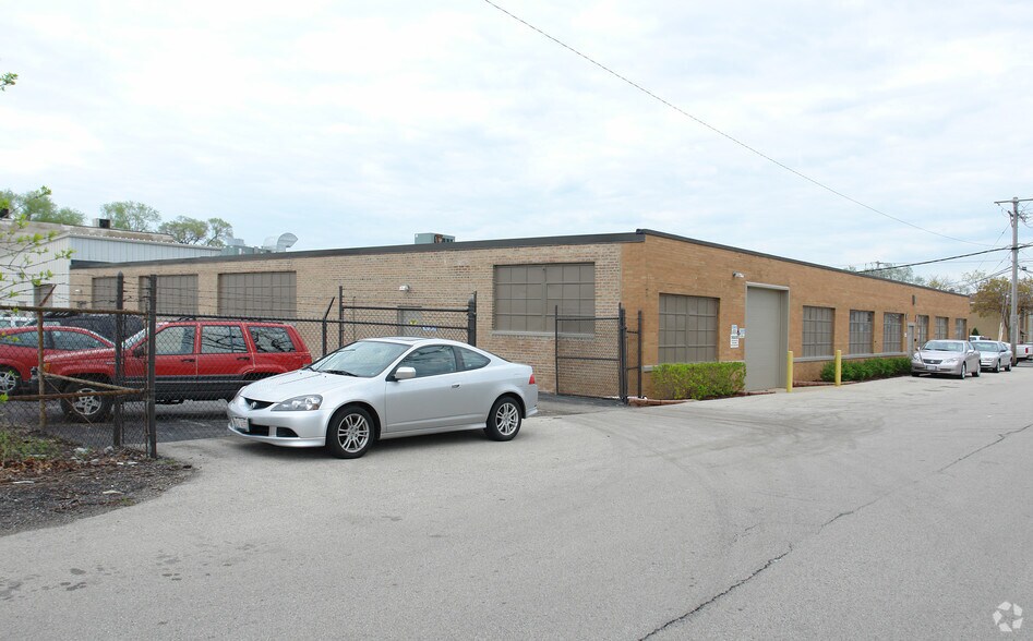 More Photos Of 1509 W Le Moyne St, Melrose Park Warehouse For Sale