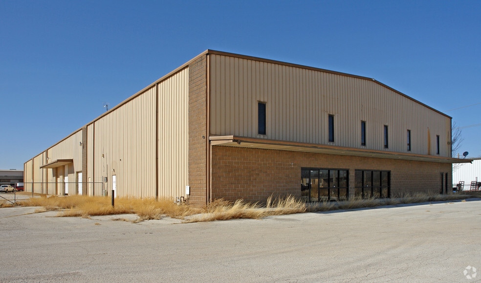 More Photos Of 4650 S Treadaway Blvd, Abilene Light Distribution For Lease