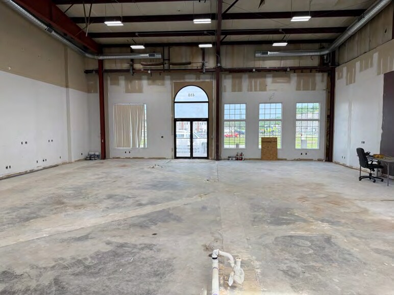 More Photos Of 418 E 3rd St, Marion Drugstore For Sale