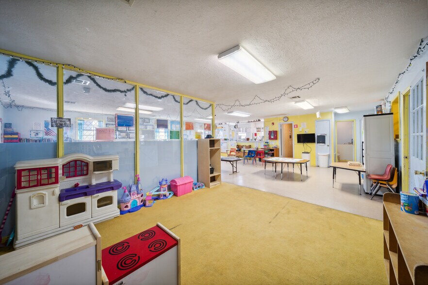 More Photos Of 235 Pine St, Oologah Daycare Center For Sale