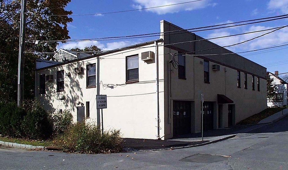More Photos Of 111 Calvert St, Harrison Office For Lease