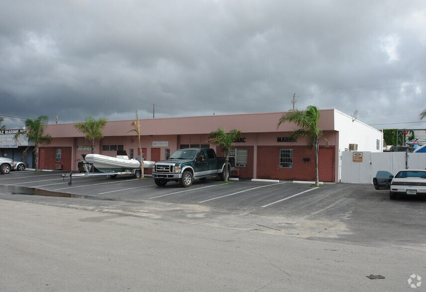 More Photos Of 271-277 SW 33rd St, Fort Lauderdale Warehouse For Lease