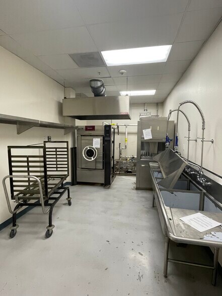 More Photos Of 155 S Milpitas Blvd, Milpitas Research And Development For Lease