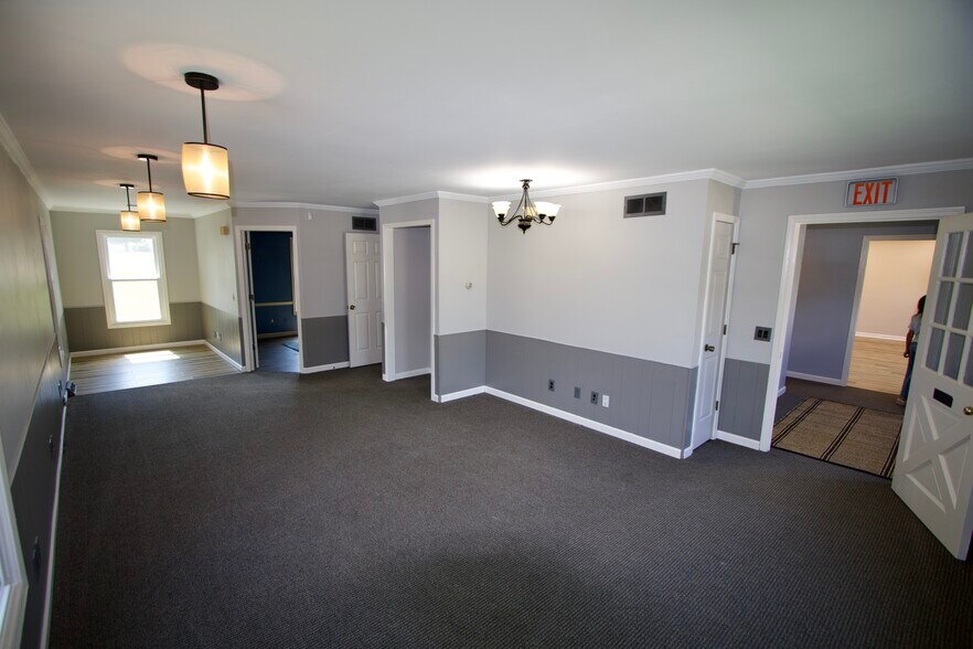 More Photos Of 123 N Jackson St, Janesville Office For Sale