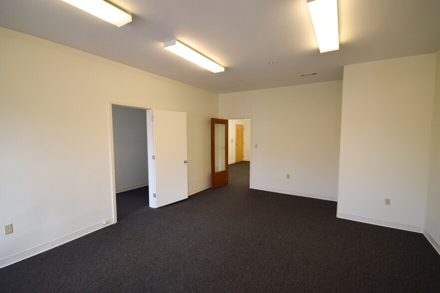 More Photos Of 417-419 Main St, North Little Rock Storefront Retail Office For Sale