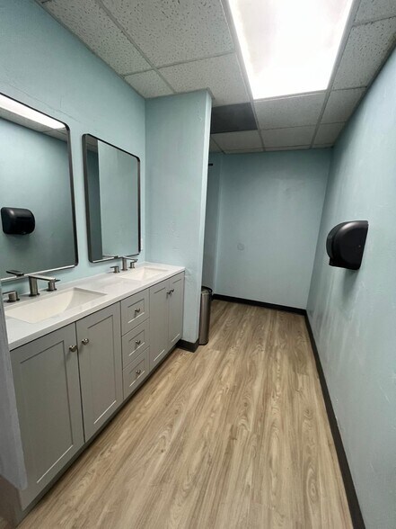 More Photos Of 2600 K Ave, Plano Office For Lease